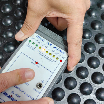 Μαύρο καουτσούκ ESD Αντιστατικό Κωνικό Τύπο Αντικόπτης κόπωσης για καθαρά δωμάτια Εργαστήρια ημιαγωγών